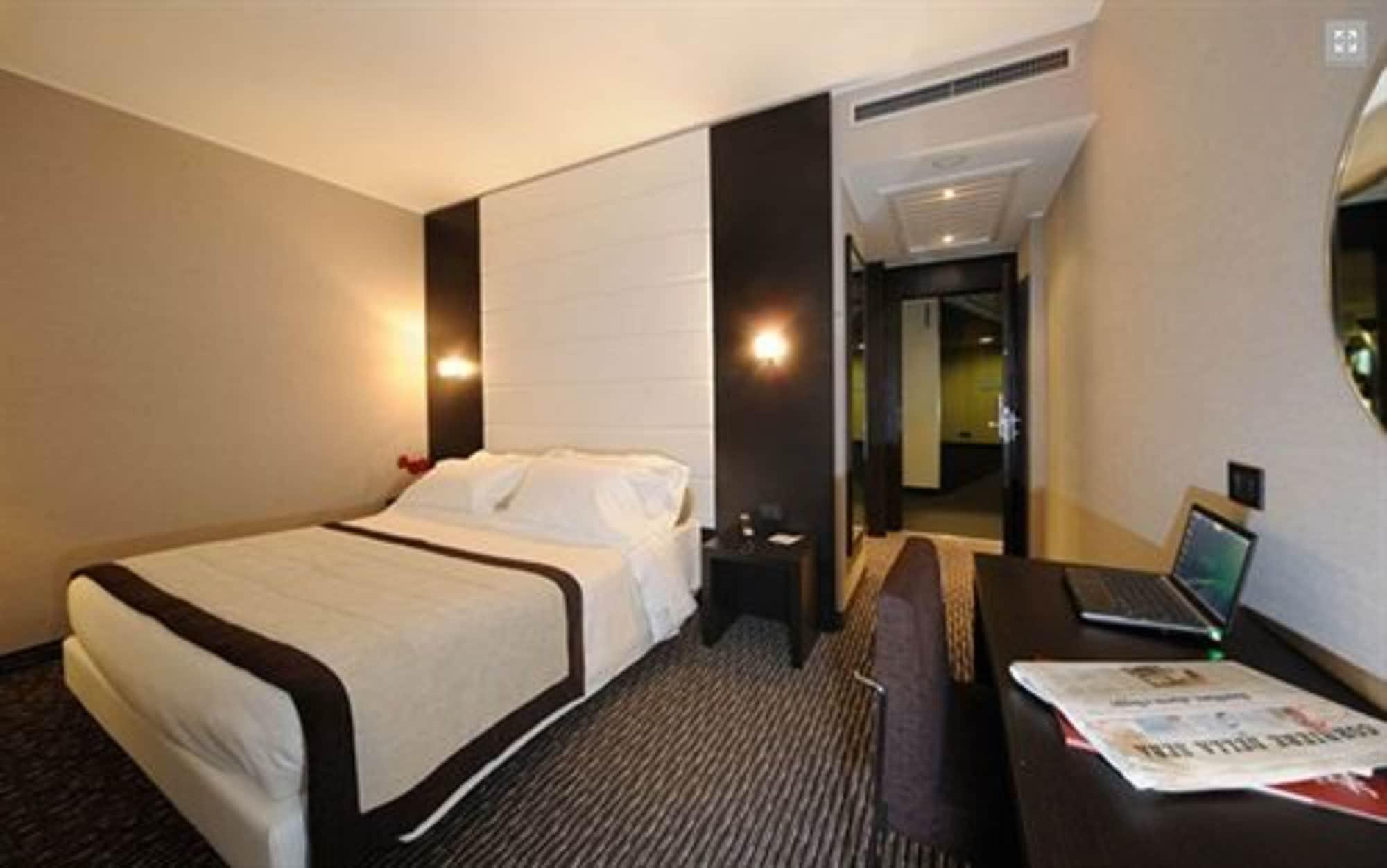 H2C Hotel Milanofiori Assago Esterno foto