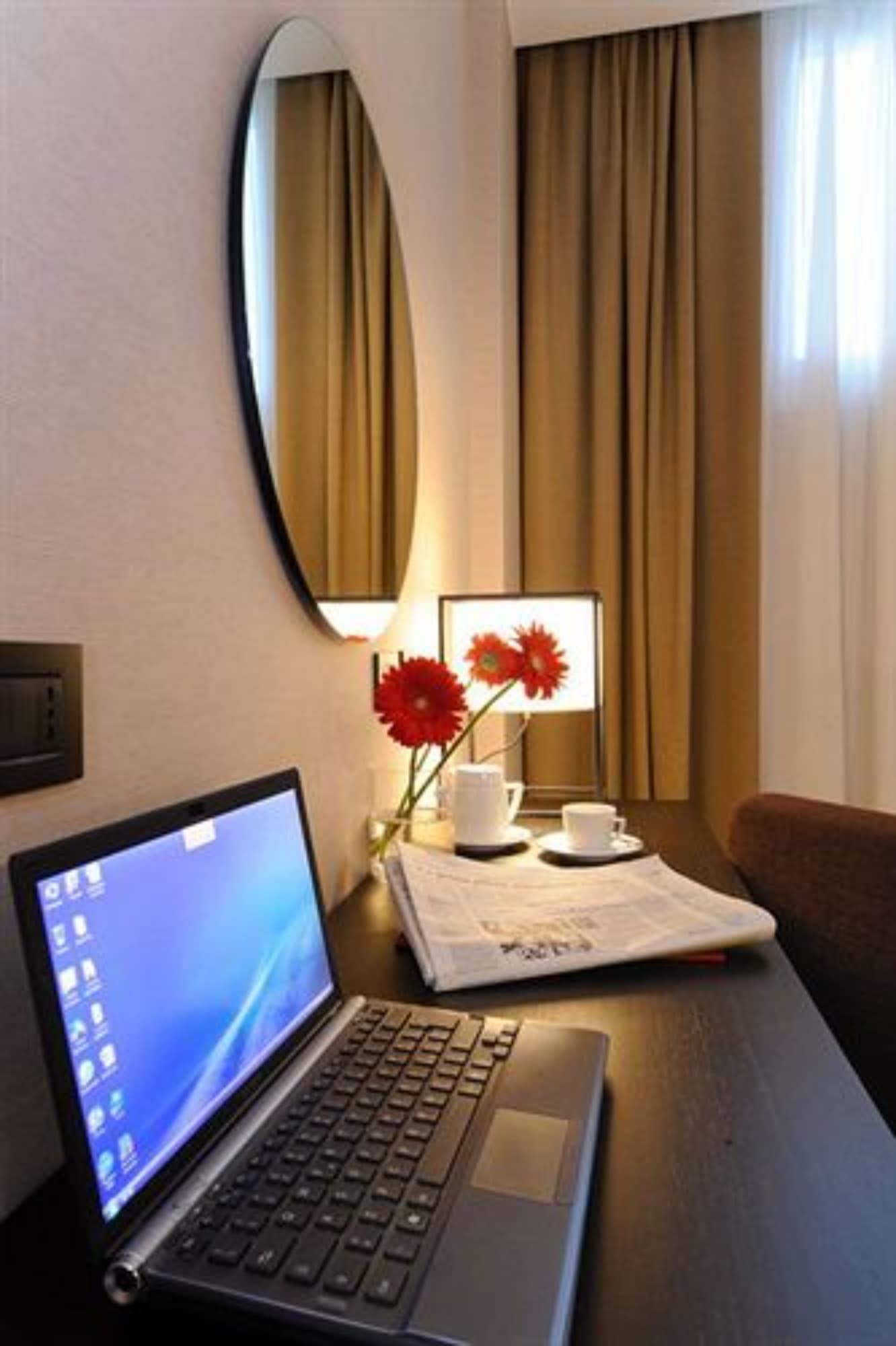 H2C Hotel Milanofiori Assago Esterno foto