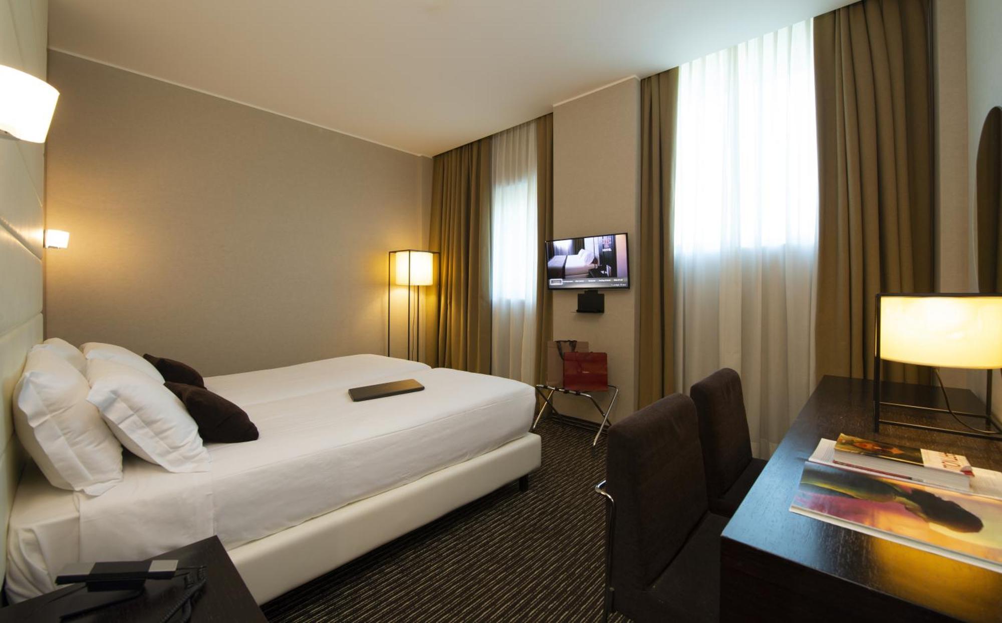 H2C Hotel Milanofiori Assago Esterno foto