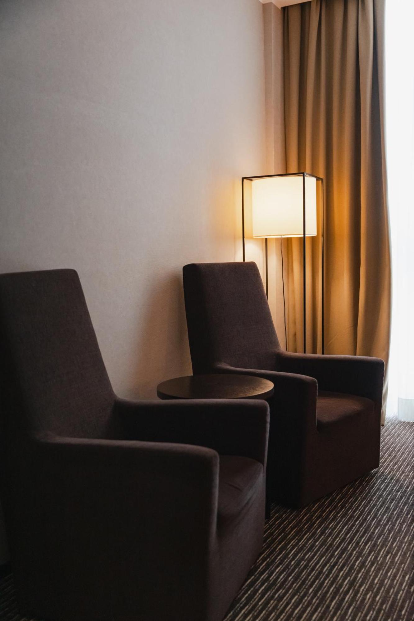 H2C Hotel Milanofiori Assago Esterno foto